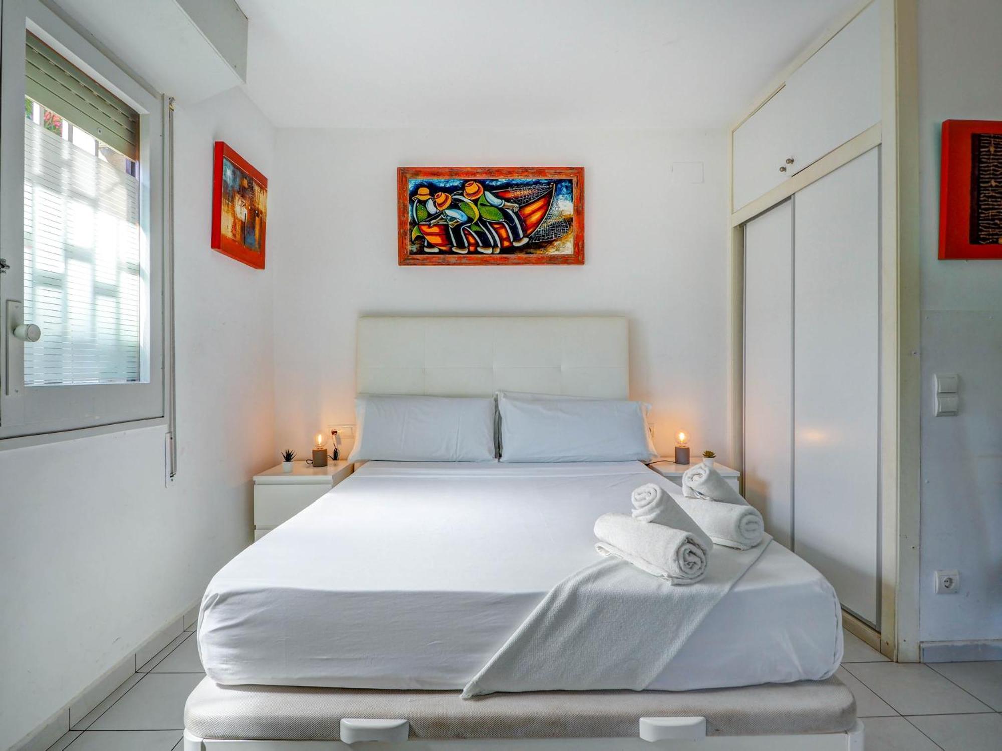 Los Globos Beach Studio By Hello Homes Сіджас Екстер'єр фото